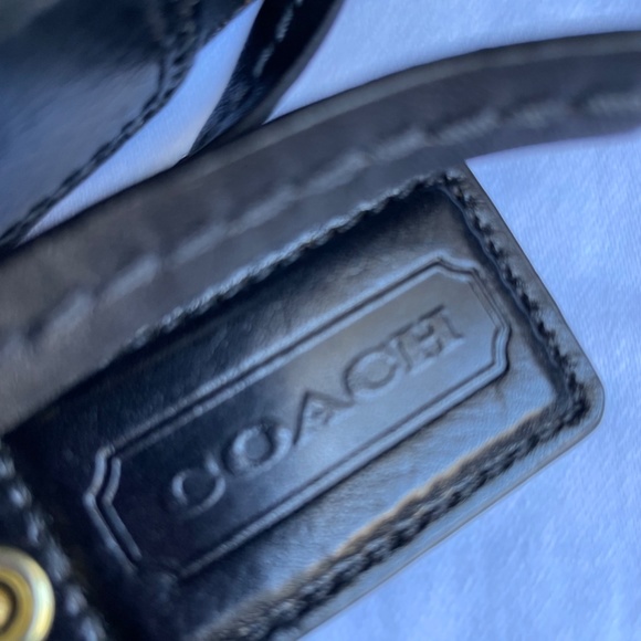 Coach hand bag - Picture 2 of 3